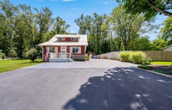 8629 E Hatchery Road, Syracuse, IN 46567