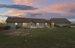 7031 E RIDING CLUB RD, Cheyenne, WY 82009