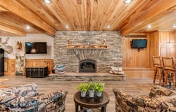 5420 W Peninsula Dr, Waterford, WI 53185