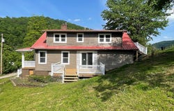 35 Walker-Cornett St, Hazard, KY 41701