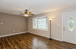 1810 California Ave, IA 52240