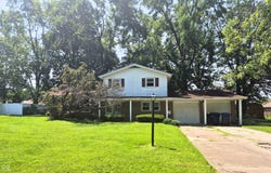 2325 Oakwood Drive, Anderson, IN 46011