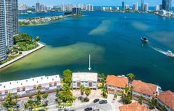 3927 NE 171st St, North Miami Beach, FL 33160