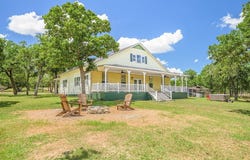 4310 Leslie Road, Fayetteville, TX 78940