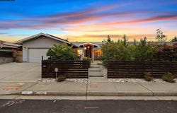 335 Lakeside Ct, Martinez, CA 94553
