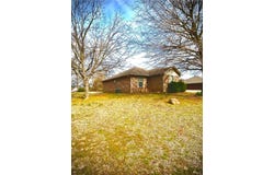 701 Apple Tree Lane, Clarksville, AR 72830