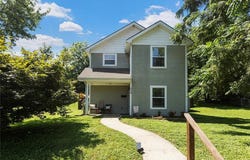 214 S 18th Street, St Joseph, MO 64501