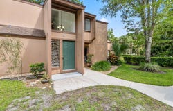 8 Oakmont Ct, Palm Coast, FL 32137