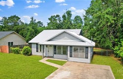 1352 Forest Lake Drive, Hinesville, GA 31313