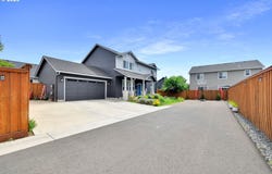 1723 DOTIE DR, Springfield, OR 97477