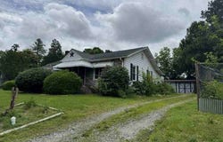 811 Carolina Ave, Thomasville, NC 27360