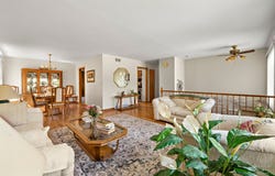 632 Polynesian Drive, Des Plaines, IL 60016