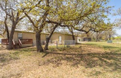 223 Windmill Oaks, Fredericksburg, TX 78624