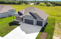 17509 Greyhawke Ridge, Smithville, MO 64089