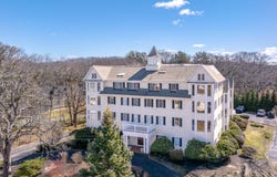 8 Arlington Avenue, Kennebunkport, ME 04046