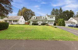 204 Clark Lane, Camillus, NY 13031