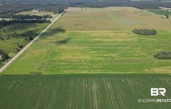 07 Comstock Road, Elberta, AL 36530