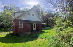 118 Montgomery Rd, Weston, WV 26452