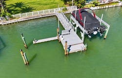 41 N PINE Circle, BELLEAIR, FL 33756