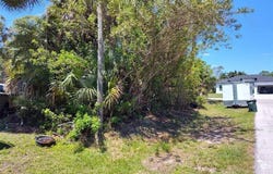 Canoe Lane, North Port, FL 34286