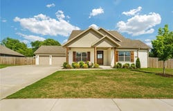 142  N Sheep Dog  AVE, Farmington, AR 72730