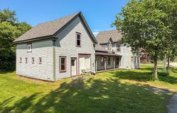 23 Elm Street, Newbury, VT 05081