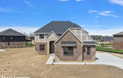 692 Westlake, Oxford, MI 48371