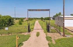 1001 Ovilla Road, Waxahachie, TX 75167