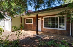 3005 E Lindquist Ct, Newberg, OR 97132