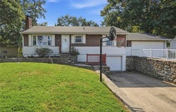 9005 79th Street E, Raytown, MO 64138