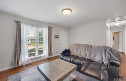 5345 Ville Angela Lane, Hazelwood, MO 63042