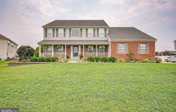 10 CANDLELIGHT DRIVE, WOODSTOWN, NJ 08098