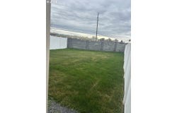1075 NE EMERALD Dr, Hermiston, OR 97838