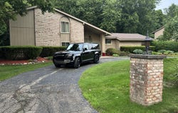 28902 Creek Bend Drive, Farmington Hills, MI 48331