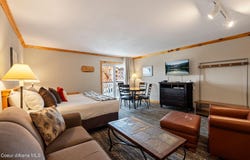 72 Great Escape Rd, Sandpoint, ID 83864