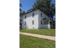220 E Main Street, Greenville, IL 62246