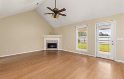 2300 Camden Cv, Muscle Shoals, AL 35661