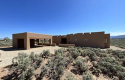 12 Eva Rd, Ranchos de Taos, NM 87557