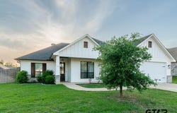 902 Charlie, Whitehouse, TX 75791