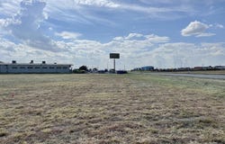 4500 Olton Rd, Plainview, TX 79072
