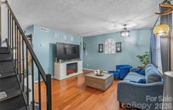 224 14th Avenue SE, Hickory, NC 28602