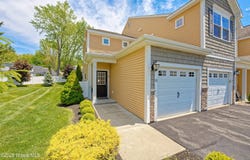 33 Stacey Court, Colonie, NY 12047