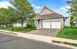 22 Hardenbergh St, Franklin Twp., NJ 08873-7272