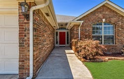 2609 Jefferson Drive, Moore, OK 73160