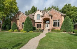204 Woodhill Court, Mankato, MN 56001