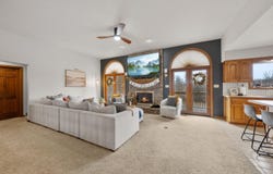 2108 LAWRENCE Drive, DE PERE, WI 54115-8129