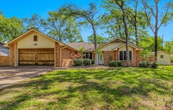 223 Enchanted Dr, Enchanted Oaks, TX 75156