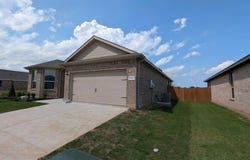 1001 TRACTION Trail, Cleburne, TX 76031