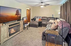 1103 W Spencer Street, Cuba, MO 65453