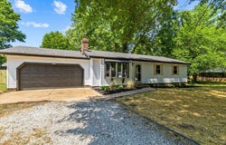 907 S Oak Street, Buffalo, MO 65622